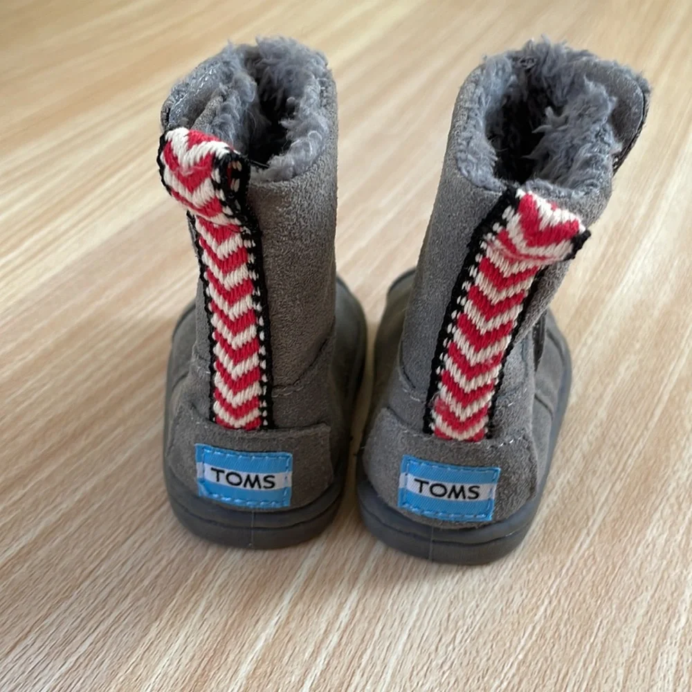 TOMS boots